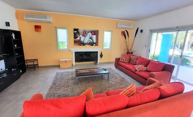 Casa en venta - 3 Dormitorios 4 Baños - Cochera - 1.500Mts2 - Haras del Sur I, La Plata