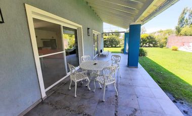 Casa en venta - 3 Dormitorios 4 Baños - Cochera - 1.500Mts2 - Haras del Sur I, La Plata