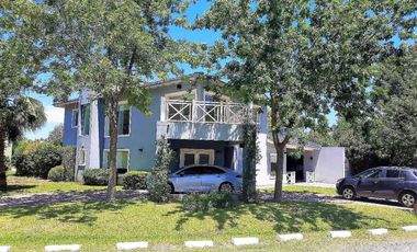 Casa en venta - 3 Dormitorios 4 Baños - Cochera - 1.500Mts2 - Haras del Sur I, La Plata