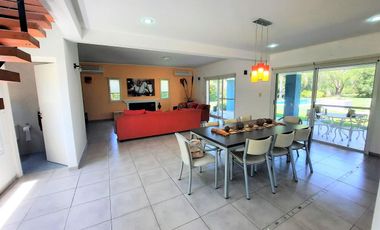 Casa en venta - 3 Dormitorios 4 Baños - Cochera - 1.500Mts2 - Haras del Sur I, La Plata