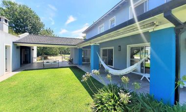 Casa en venta - 3 Dormitorios 4 Baños - Cochera - 1.500Mts2 - Haras del Sur I, La Plata