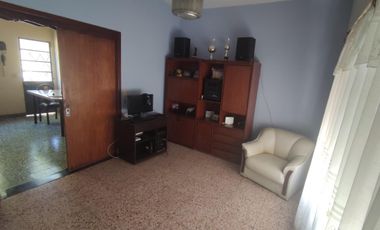 Casa en venta - 2 Dormitorios 1 Baño 1 Cochera - 358Mts2 - San Antonio De Padua