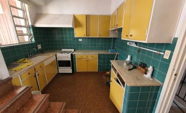 Depósito en  planta alta en lomas de zamora