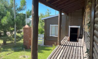 Casa Cabaña en calle 25 esquina 106