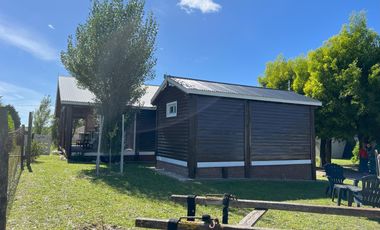 Casa Cabaña en calle 25 esquina 106