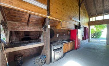 Casa Cabaña en calle 25 esquina 106