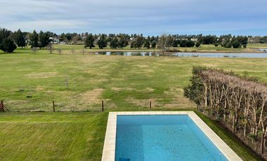 Casa en  alqui en barrio San Isidro Labrador al golf, Villanueva