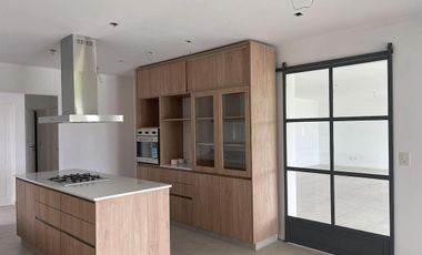 Casa en  alqui en barrio San Isidro Labrador al golf, Villanueva