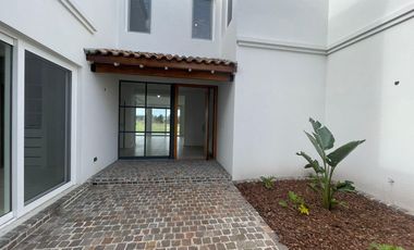 Casa en  alqui en barrio San Isidro Labrador al golf, Villanueva