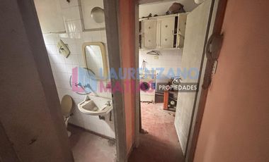 CASA SOBRE LOTE PROPIO 8,66 X 35 - AGRONOMIA