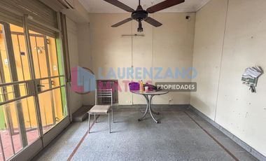 CASA SOBRE LOTE PROPIO 8,66 X 35 - AGRONOMIA