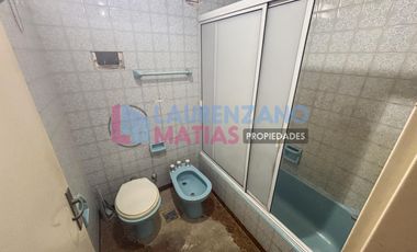 CASA SOBRE LOTE PROPIO 8,66 X 35 - AGRONOMIA