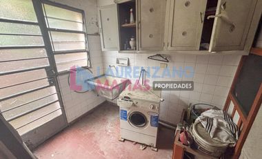 CASA SOBRE LOTE PROPIO 8,66 X 35 - AGRONOMIA