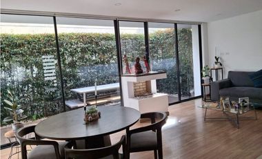 Cota Iluminada Casa Campestre con Chimenea