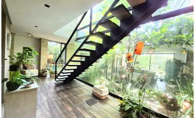 Exclusiva CASA en El Alto de las Palmas, Poblado, Antioquia 2 Niveles