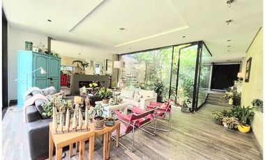 Exclusiva casa en El Alto de las Palmas, Poblado, Antioquia 2 Niveles