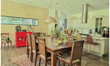 Exclusiva casa en El Alto de las Palmas, Poblado, Antioquia 2 Niveles