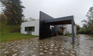 Casa en Arriendo en Envigado sector el Escobero