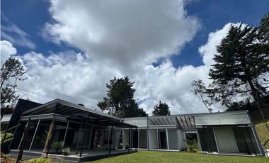 Casa en Arriendo en Envigado sector el Escobero