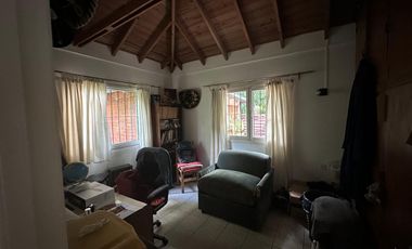 VENDO CHALET 3 AMBIENTES EN SIERRA DE LOS PADRES CON AMPLIO PARQUE