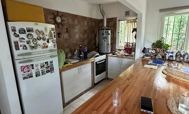 VENDO CHALET 3 AMBIENTES EN SIERRA DE LOS PADRES CON AMPLIO PARQUE