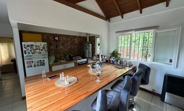 VENDO CHALET 3 AMBIENTES EN SIERRA DE LOS PADRES CON AMPLIO PARQUE