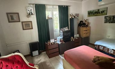 VENDO CHALET 3 AMBIENTES EN SIERRA DE LOS PADRES CON AMPLIO PARQUE