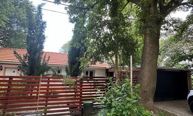 VENDO CHALET 3 AMBIENTES EN SIERRA DE LOS PADRES CON AMPLIO PARQUE