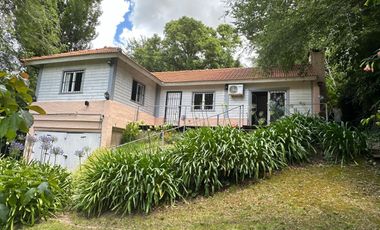 VENDO CHALET 3 AMBIENTES EN SIERRA DE LOS PADRES CON AMPLIO PARQUE