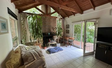 VENDO CHALET 3 AMBIENTES EN SIERRA DE LOS PADRES CON AMPLIO PARQUE