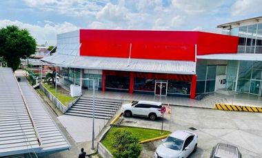 VENTA LOCAL AMPLIO FRENTE A PARADA DE BUS FRENTE A LOS PUEBLOS