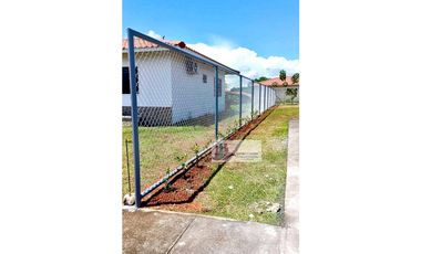 ALQUILER DE CASA EN DAVID ALGARROBOS CERCADA ATRAS