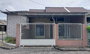 RUMAH DI PERUM JADE SIDOREJO BLOK K NO 5, SIDOREJO, KRIAN SIDOARJO
