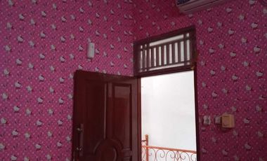 Sewa rumah strategis besar semi furnished, jakarta pusat Johar baru