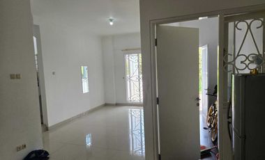 Dijual Cepat Rumah 2 Lantai di BNR, Bangunan Baru, Mewah, dan 5 KT