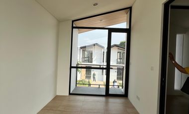 Sewa murah Rumah baru 2 kamar furnish Cendana Clover, Lippo Karawaci