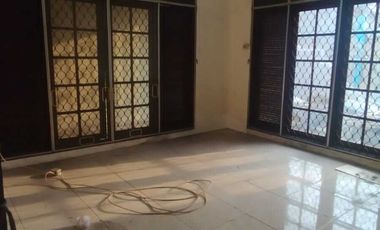 Disewakan Rumah Strategis di Jalan Daan Mogot, Jakarta Barat.