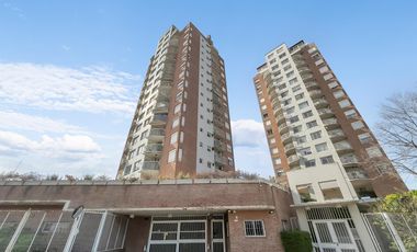Departamento en Venta de 3 ambientes con gran vista en Tigre Centro. Al lado de la estación de Tren.