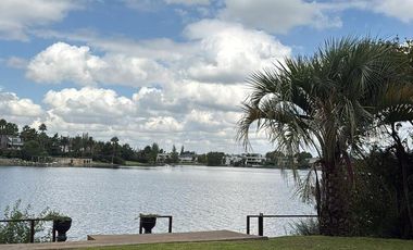 Casa Los Castores, Nordelta  al lago