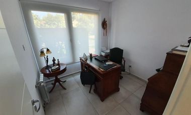 Casa de 3 dormitorios y parque a estrenar en Temperley Este