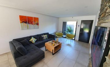 Casa de 3 dormitorios y parque a estrenar en Temperley Este