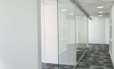 Oficina en Arriendo en Av El Salto 4001