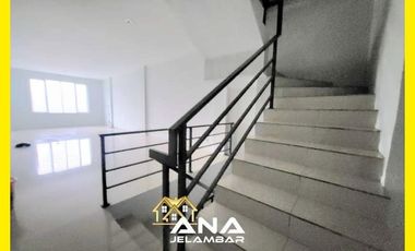 ANA RUMAH 4X22M² AKSES DEKAT KE JALAN RAYA JELAMBAR