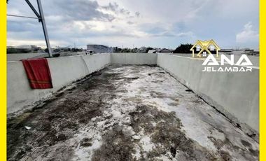 ANA RUMAH 4X22M² AKSES DEKAT KE JALAN RAYA JELAMBAR
