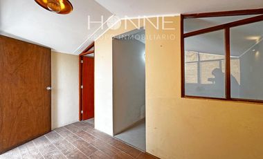 ¡Se vende casa de 3 pisos en Surco por $450,0000!