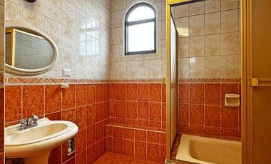 ¡Se vende casa de 3 pisos en Surco por $450,0000!