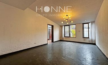 ¡Se vende casa de 3 pisos en Surco por $450,0000!