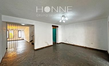 ¡Se vende casa de 3 pisos en Surco por $450,0000!