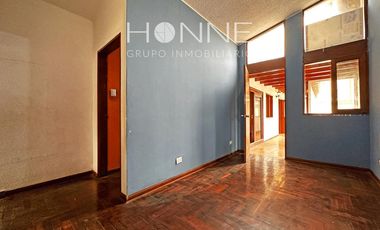 ¡Se vende casa de 3 pisos en Surco por $450,0000!