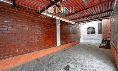 ¡Se vende casa de 3 pisos en Surco por $450,0000!